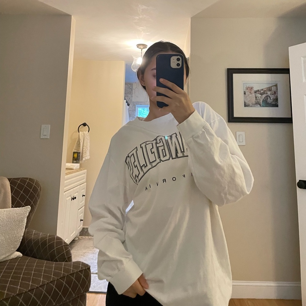Brandy Melville Los Angeles long sleeve